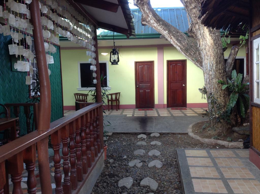 Tia Mers Guest House Puerto Princesa Exterior foto