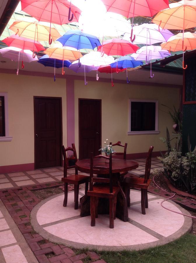 Tia Mers Guest House Puerto Princesa Exterior foto