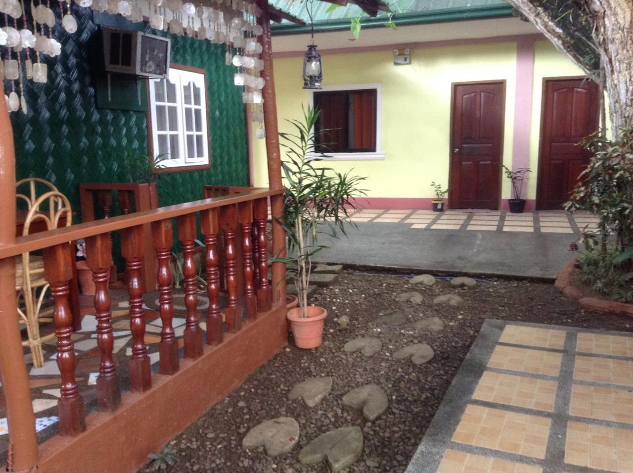 Tia Mers Guest House Puerto Princesa Exterior foto